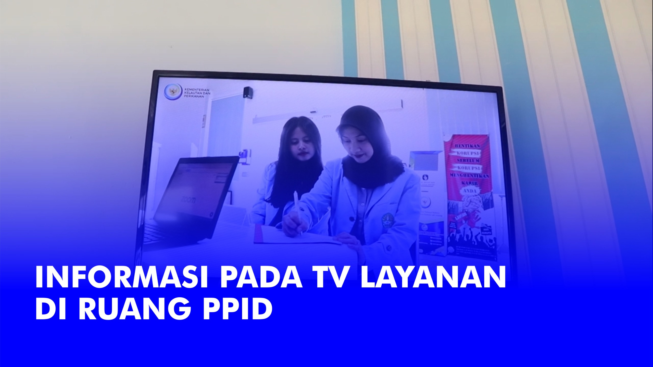 Informasi Pada TV Layanan di Ruang PPID