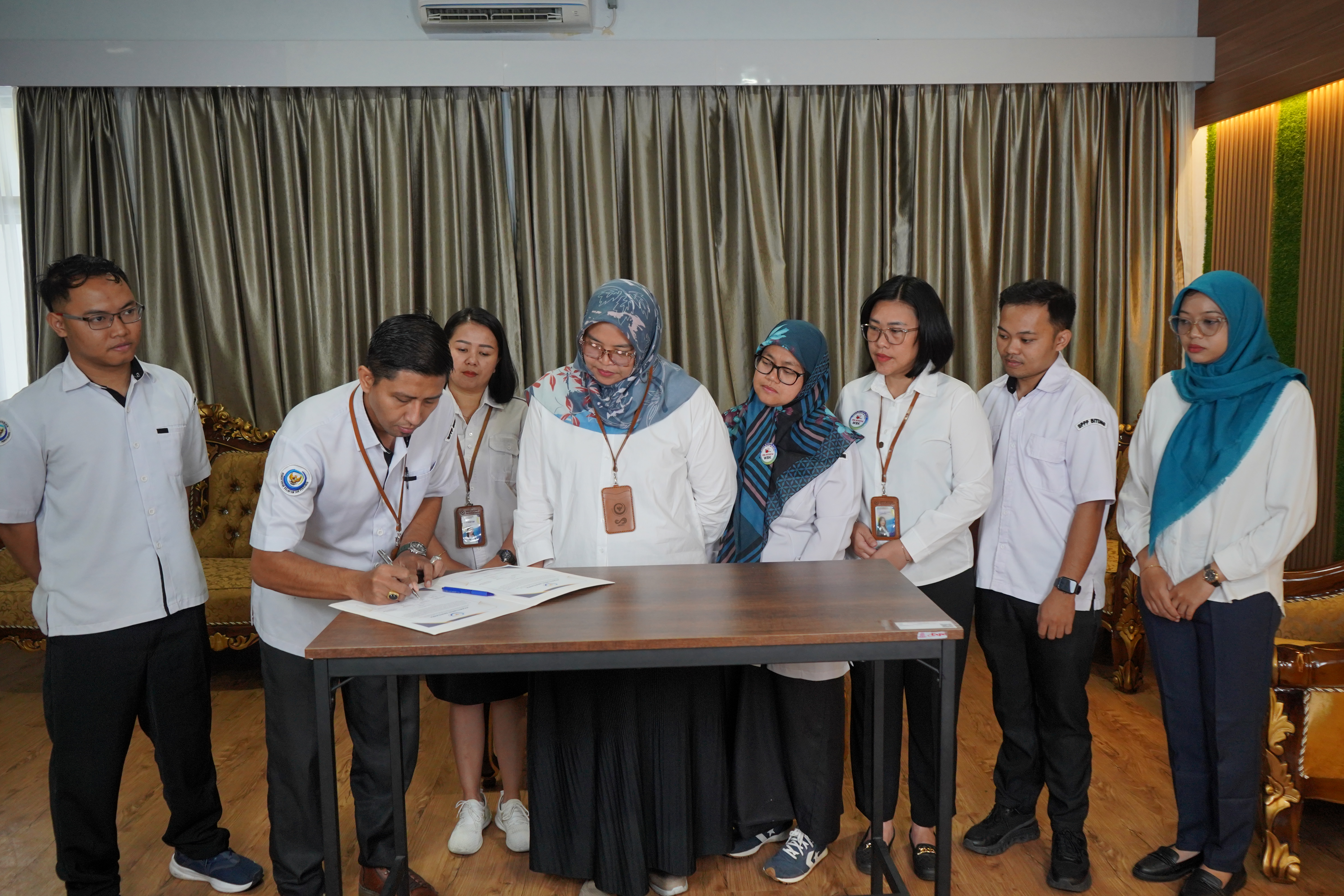 Penandatanganan Komitmen Bersama PPID dan KIP BPPP Bitung 2026