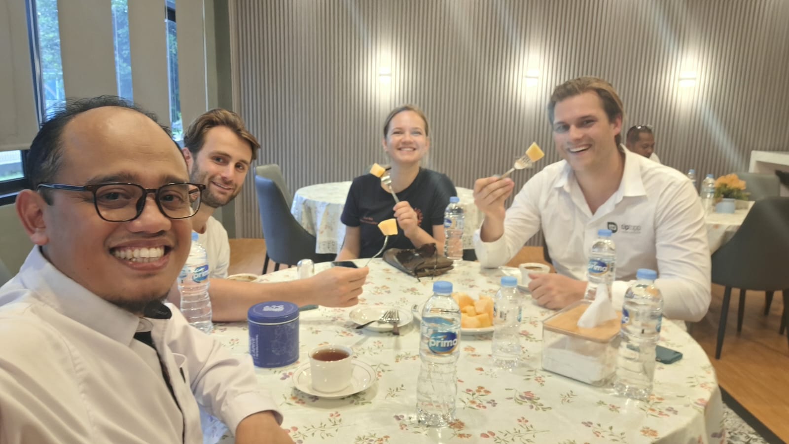 Kunjungan dari Yayasan Sinergi Akuakultur Indonesia (YSAI) dan Think Aqua Dalam Rangka Diskusi Penguatan Sektor Perikanan Serta Peninjauan Langsung Fasiliras Teknologi Budidaya BRPI