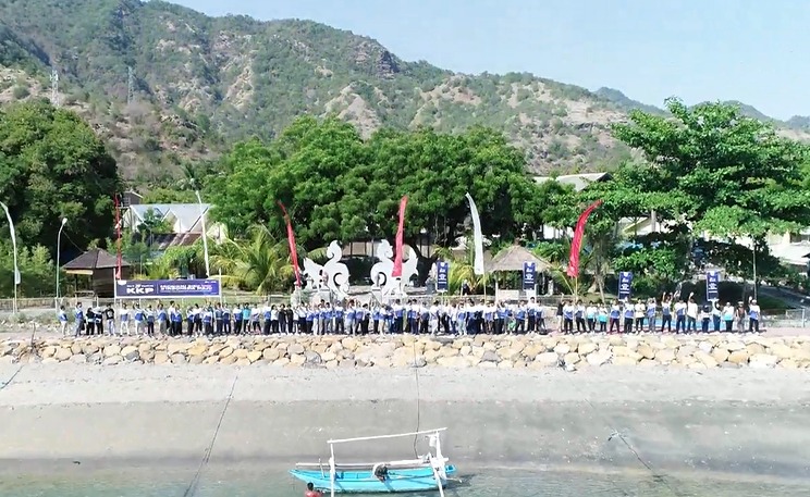 Senam Bersama dan Bersih Pantai serangkaian HUT KKP ke 25