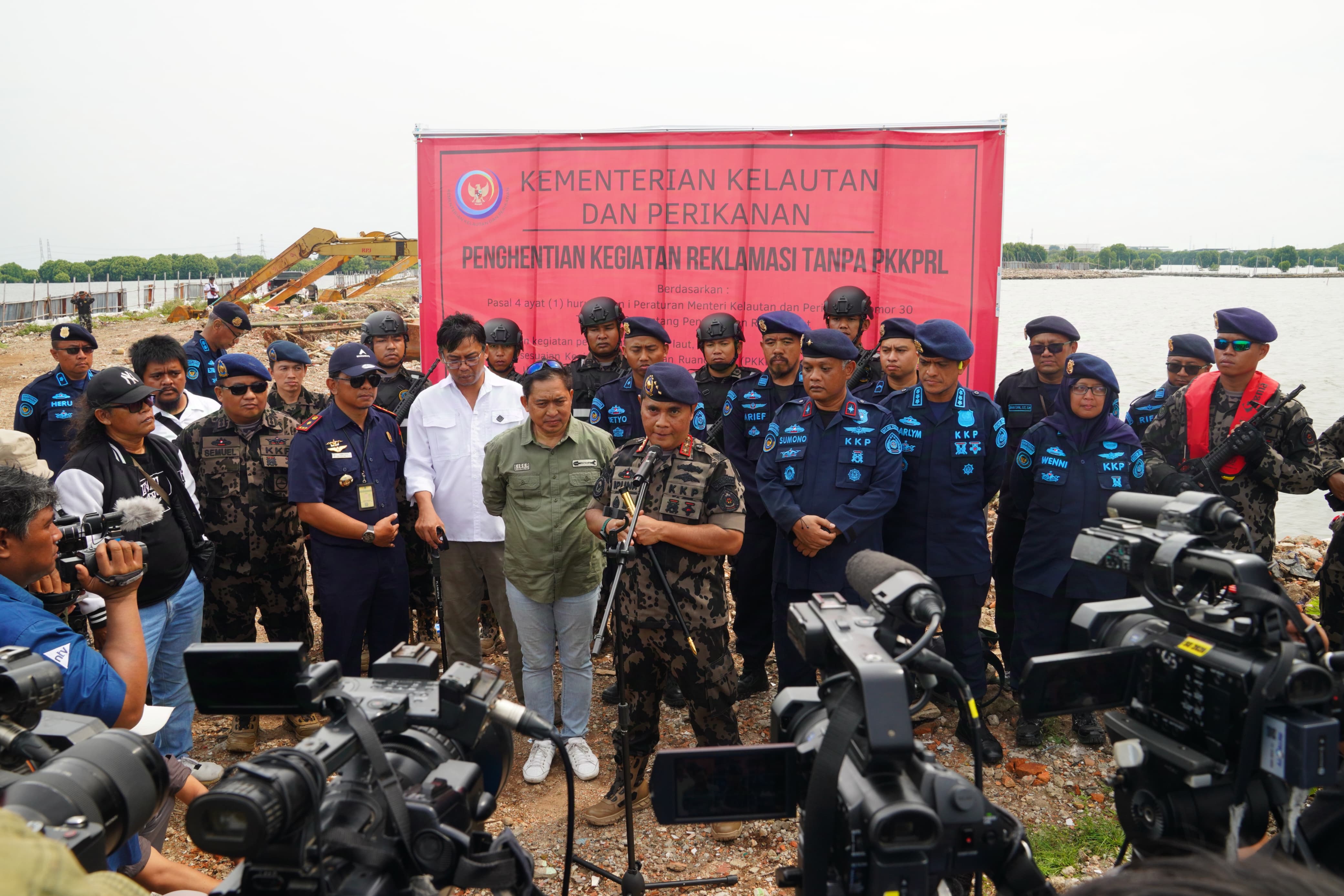 KKP segel Pagar Laut di Perairan Bekasi